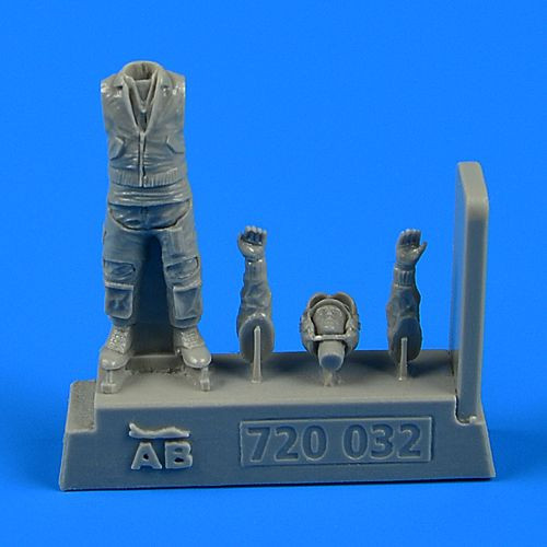 720032  German Modern Luftwaffe/Marine Fighter Pilot