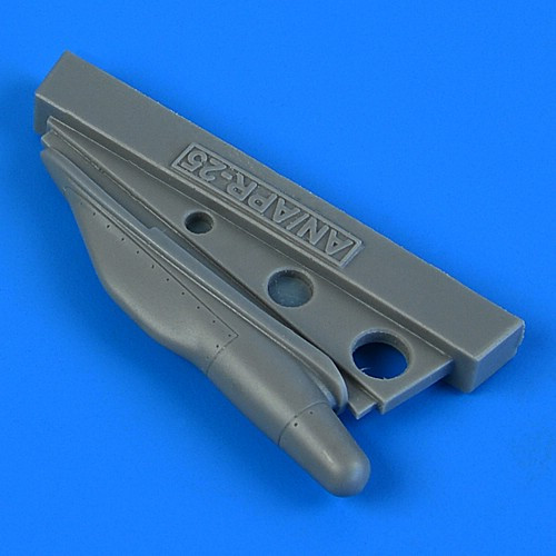QB49028 F-4B Phantom II chin pod AN/APR-25 system