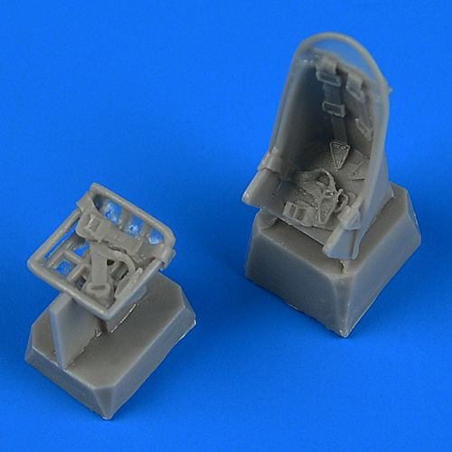 QB72543  Ju 87 Stuka seats with safety betls