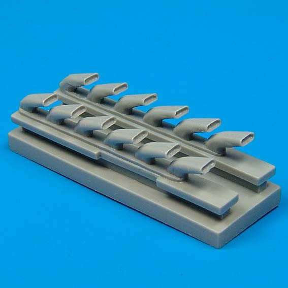 QB32010  Bf 109G-6 exhausts