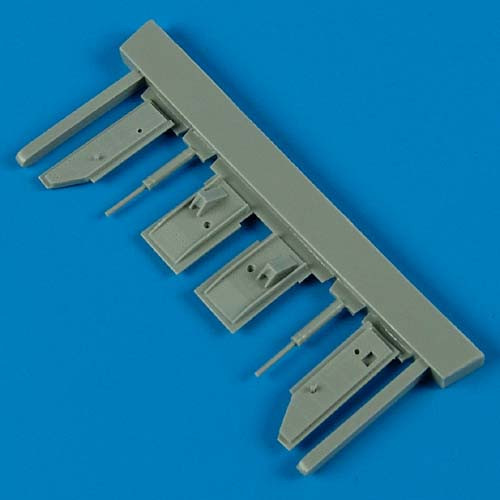 QB72343  F9F-2 Panther undercarriage covers