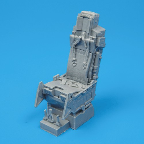 QB32002  F-16 Fighting Falcon ejection seat with safety belts