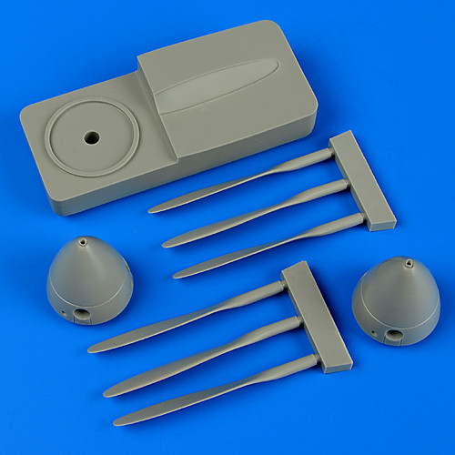 QB48658  Tupolev Tu-2 propellers w/tool
