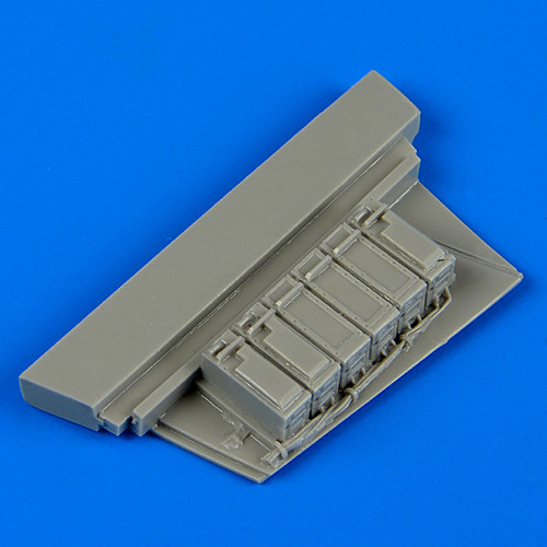 QB72445  F-15C Eagle electronic boxes