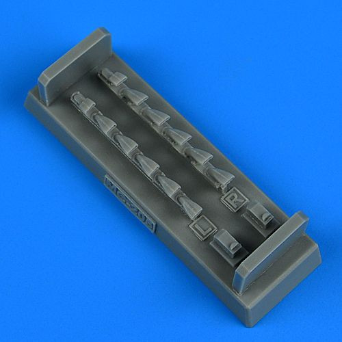 QB48951 Macchi MC.205 Выхлопные патрубки