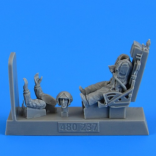 480237 Soviet Fighter Pilot with ejection seat for MiG-19 Farmer