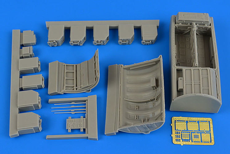2208  F-104G/S Starfighter electronics & ammunition bay
