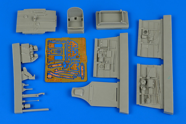 4599  P-40M Kitty Hawk cockpit set
