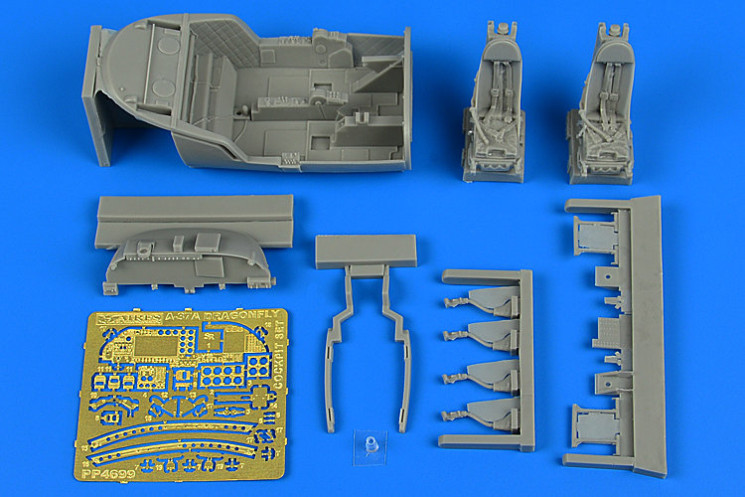 4699  A-37A Dragonfly cockpit set