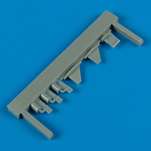 QB32117  Su-25K/UBK Frogfoot antennas