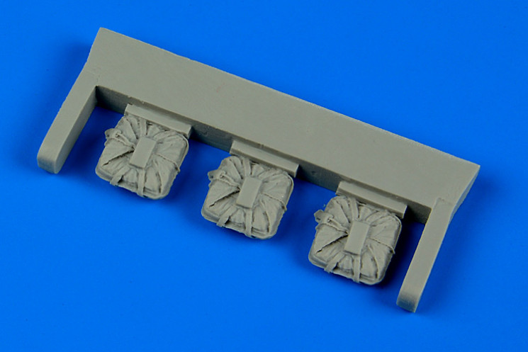 480113  Luftwaffe parachutes WW II
