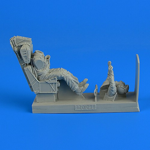 320096 US Navy Fighter Pilot with ejection seat for F-8
