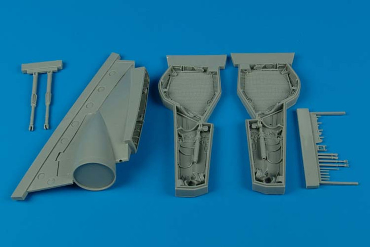 2111  BAE Lightning F.1/F.3/F.6 wheel bays