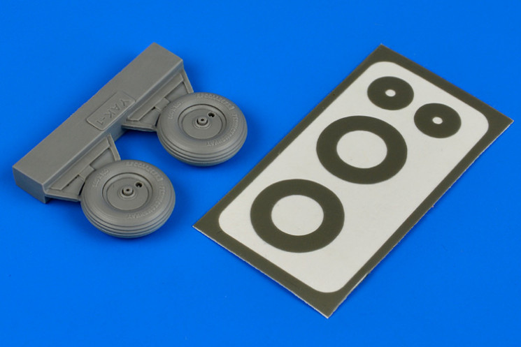 4601  Yak-1 wheels & paint masks