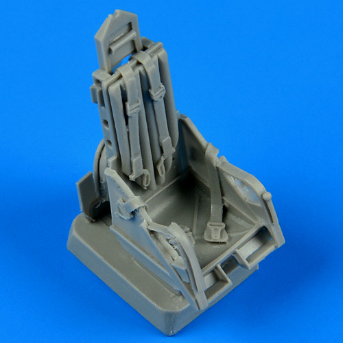 QB48563  MiG-15 ejection seat with safety belts