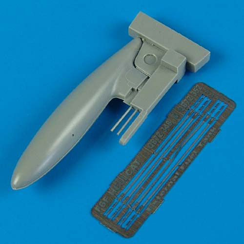 QB72352  F6F-3/5 Hellcat external fuel tank