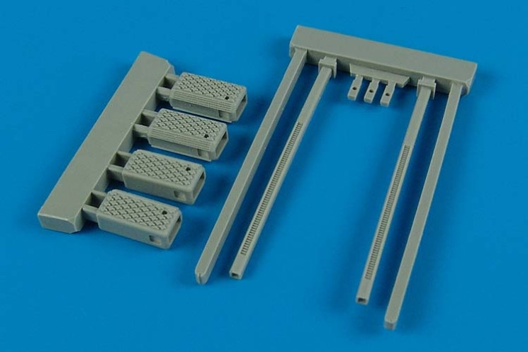 132011  Navy Wheel Chock NWC-4/5 - late production