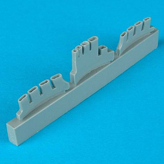 QB32020  Fw 190A-8 exhaust