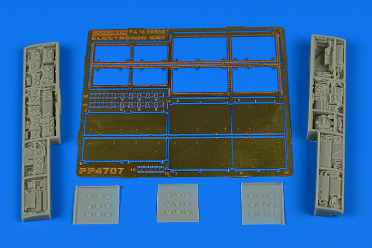 4707  F/A-18 Hornet electronic bay