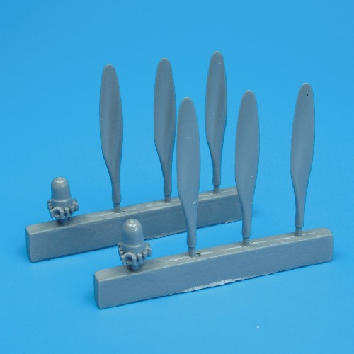 QB72010  B-25 Mitchell propellers