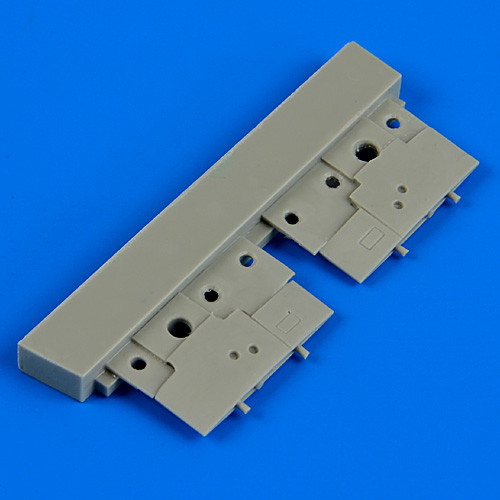 QB72455  EE Lightning F.2A pylons