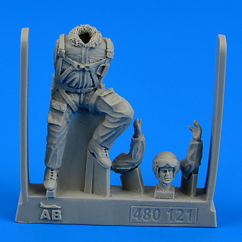 480121  Soviet Pilot - the Cold War period