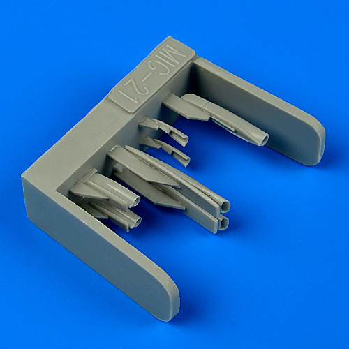 QB48669  MiG-21UN air scoops