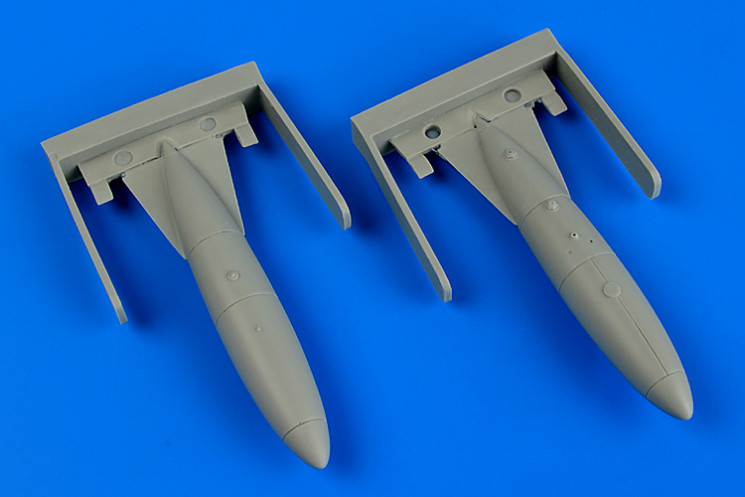 480122  MiG-17 fuel tanks