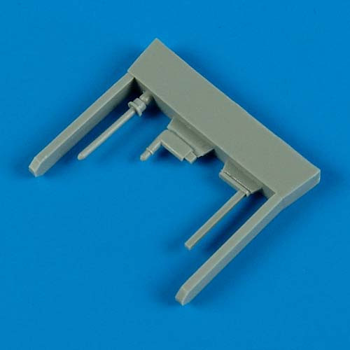 QB48469  F9F Panther antennas