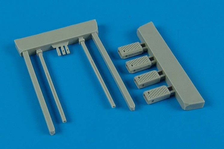 148004  Navy Wheel Chock NWC-4/5 - late production