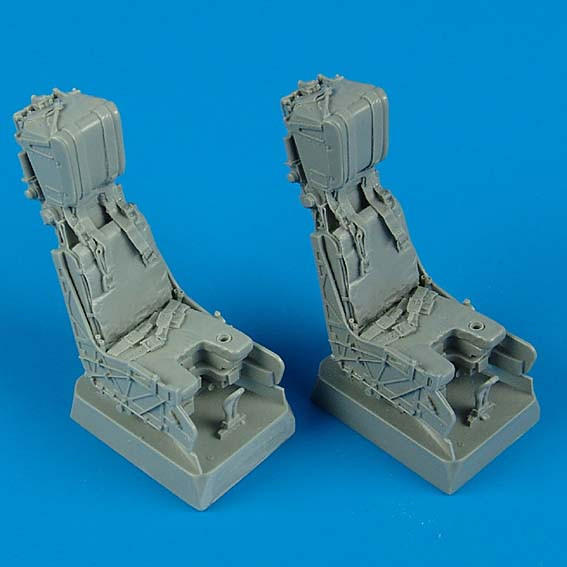 QB32028  F/A-18D Hornet ejection seats with safety belts
