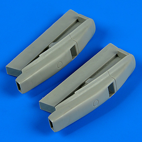 QB72461  Douglas C-47 Skytrain air intakes