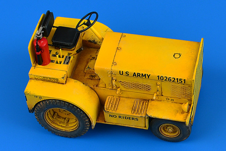 320123 Тягач, буксировщик Moline MT-40 Tow Tractor (US NAVY)