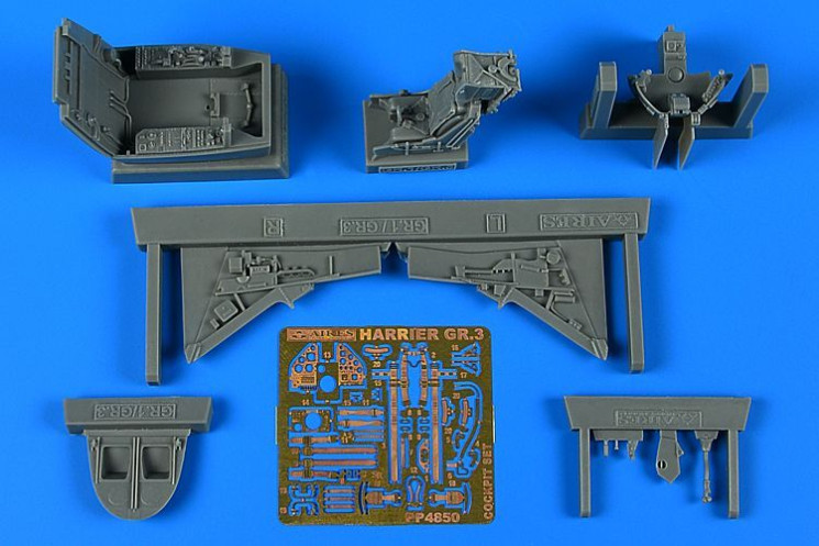 4850 Harrier GR.3 кабина