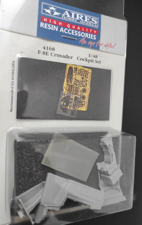 4168  F-8E/H Crusader cockpit set