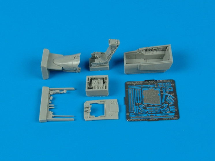 7168  F/A-18C Hornet cockpit set