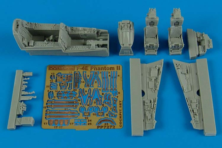 7272  F-4E Phantom II cockpit set