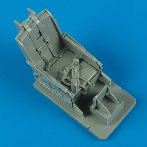 QB32132  F-86 Sabre ejection seat withsafety belts