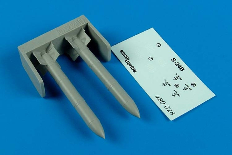 480028  S-24-B Russian air-to-ground rockets