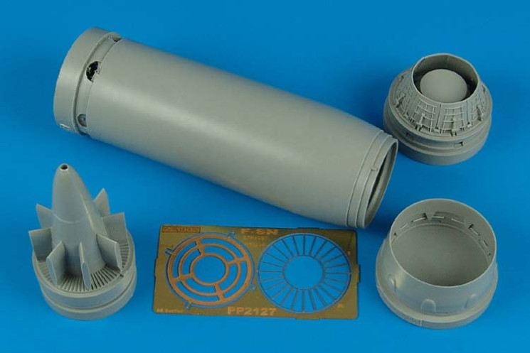 2127  F-8N Crusader exhaust nozzle