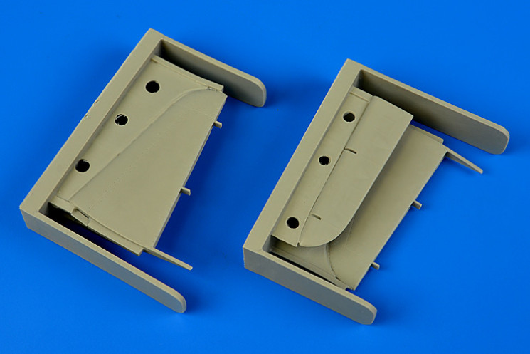 4617  Ilyushin IL-10 control surfaces