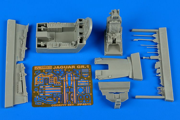 4619  Sepecat Jaguar GR.1 cockpit set