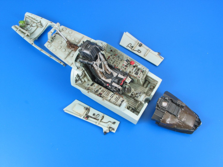2026  Su-27 Flanker B cockpit set (with clear parts)