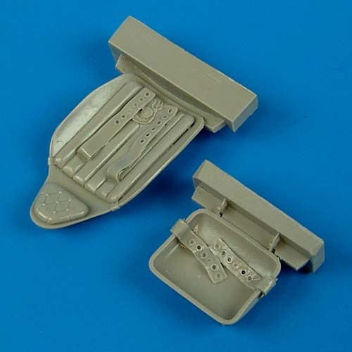 QB32138  MiG-3 seat with safety belts