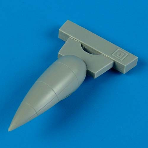 QB72368  F6F Hellcat correct radome