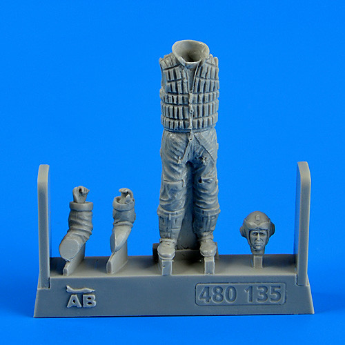 480135  German Luftwaffe Pilot WWII with life jacket